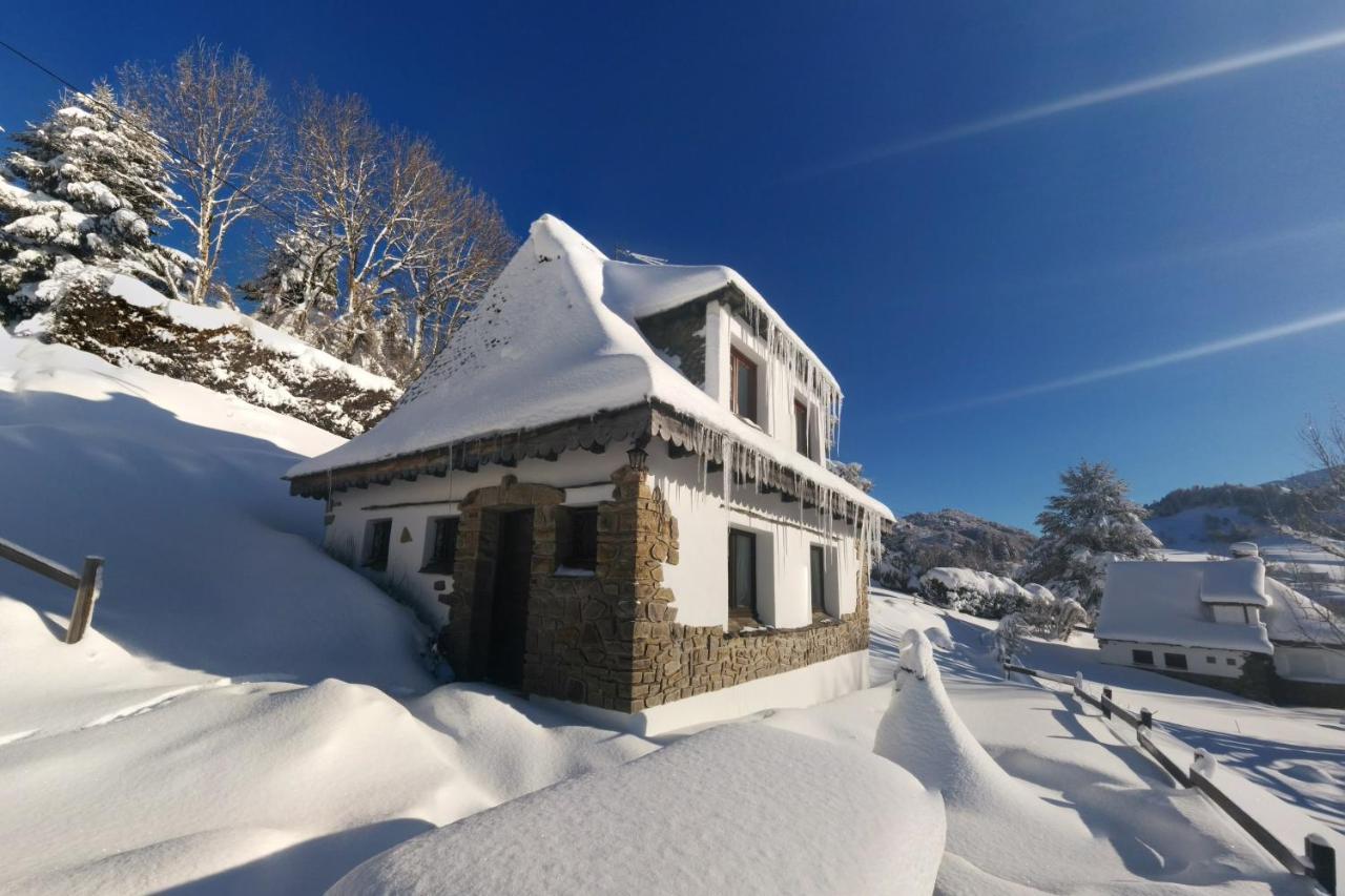 Vila Chalet Avec Vue Panoramique Sur Le Plomb Du Cantal Saint-Jacques-des-Blats Exteriér fotografie